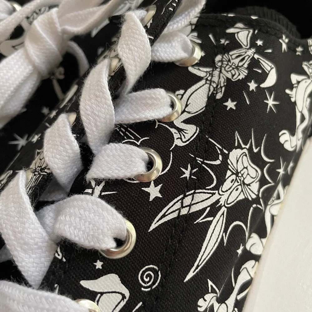 Looney Tunes Bugs Bunny Womens 11.5 Canvas Sneaker Low Cut Fun Cartoons Bold - Picture 9 of 13